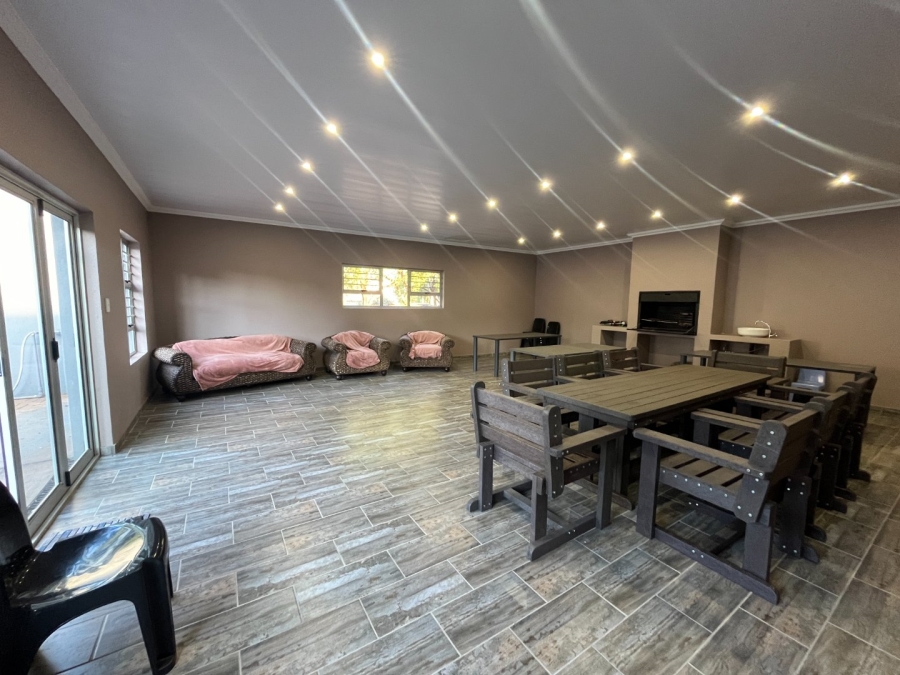 5 Bedroom Property for Sale in Van Der Hoff Park North West